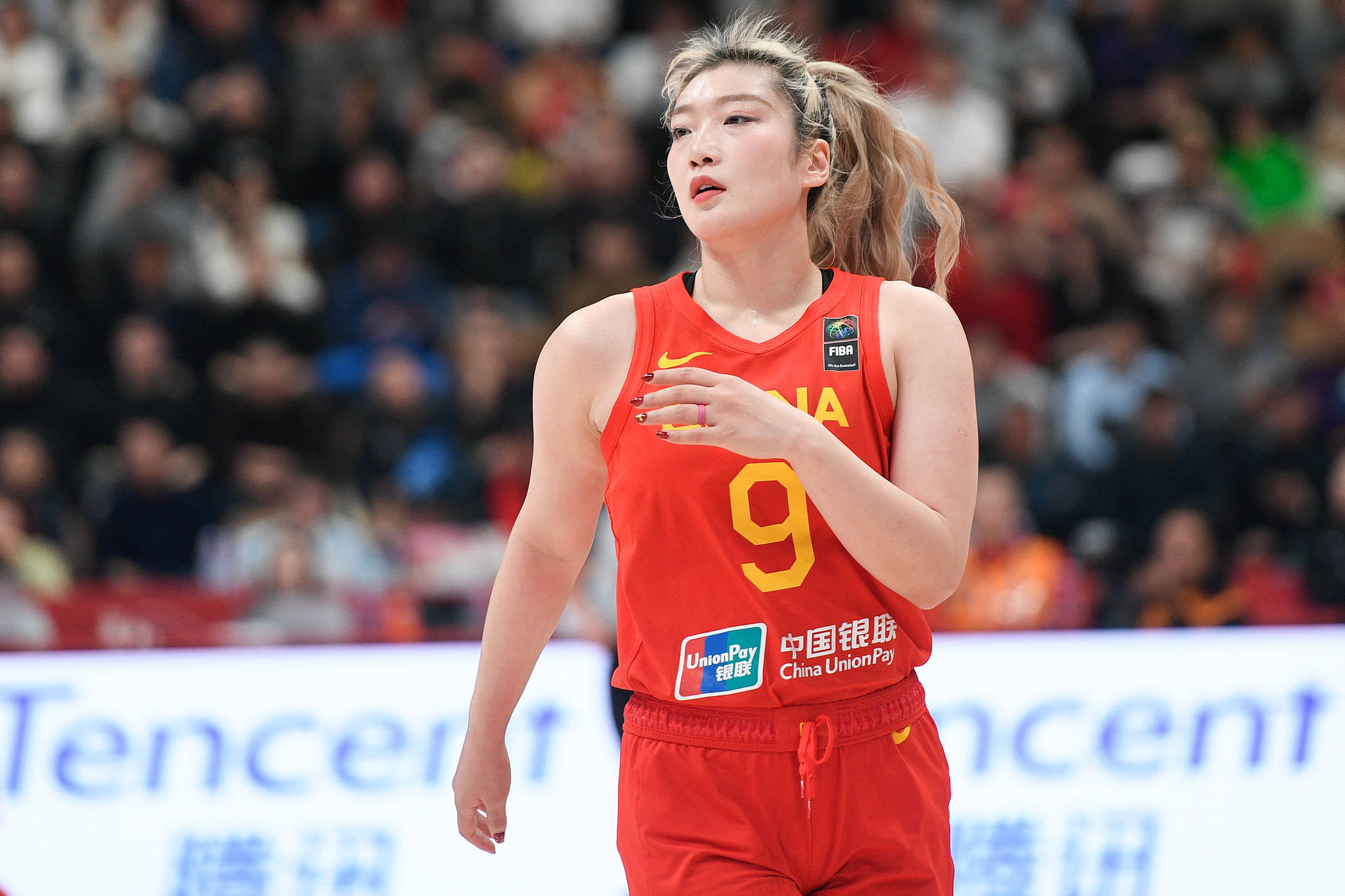 60彩娱乐-宫鲁鸣暗示李梦或缺席亚洲杯后者发文暂别国家队的简单介绍