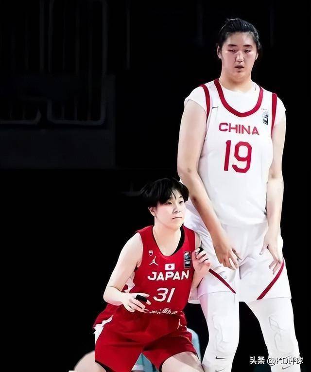 60彩娱乐-无解！张子宇10分钟砍12分“双塔”组合轮番制霸内线(张京16分钟回放)