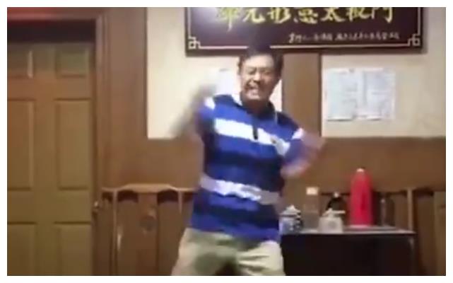 60彩娱乐-耶罗默盖战胜对手，客场挽回颜面取胜(勒柯布西耶简介ppt)